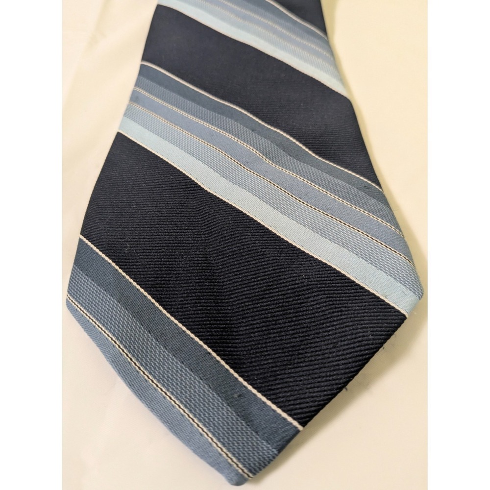 Vintage Beau Brummel Classic Polyester Blue Striped Retro Tie 56 x 4